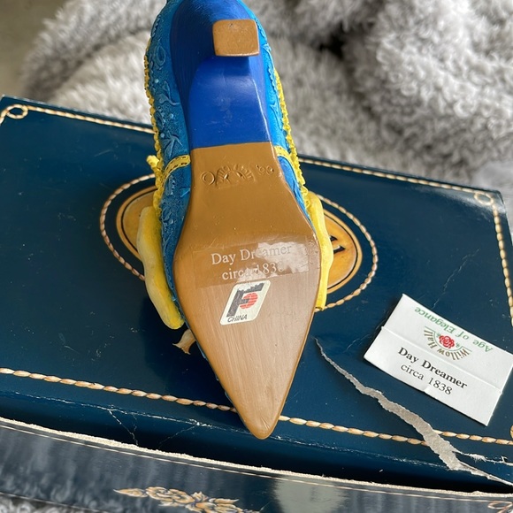 Willow Hall Age of Elegance Shoe Collection Day Dreamer hand made  hand painted - Picture 8 of 13